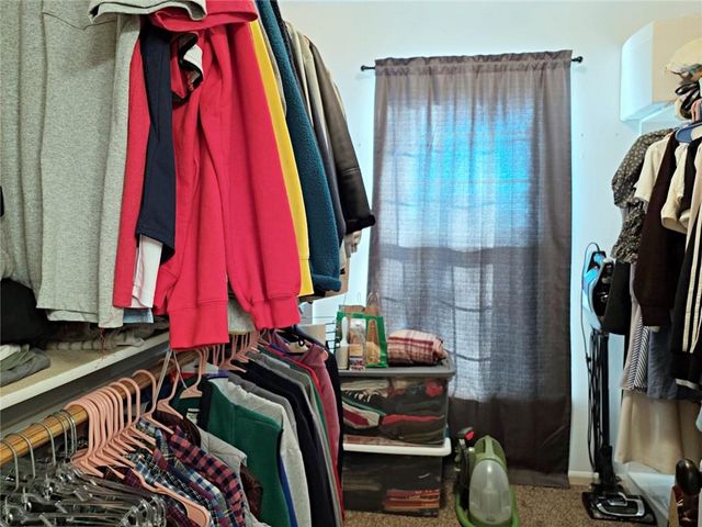 15880 S Bradley Drive, Olathe, KS 66062