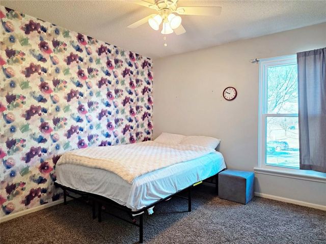 15880 S Bradley Drive, Olathe, KS 66062