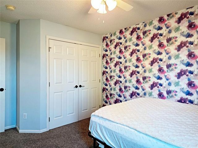 15880 S Bradley Drive, Olathe, KS 66062