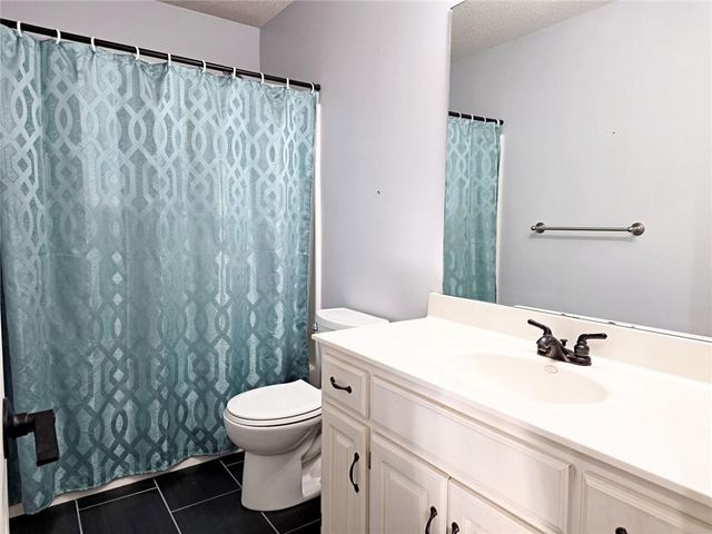 15880 S Bradley Drive, Olathe, KS 66062