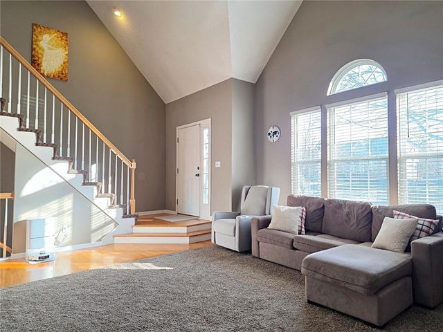 15880 S Bradley Drive, Olathe, KS 66062