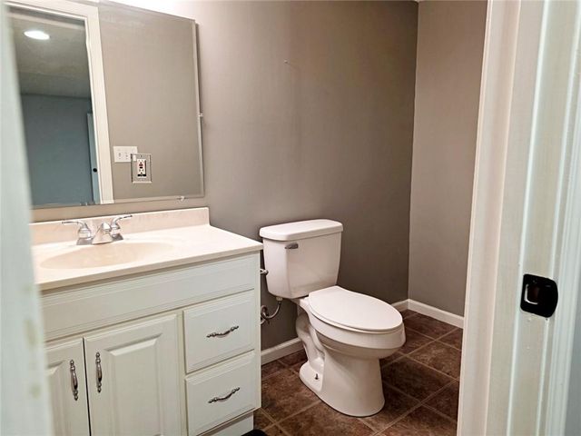 15880 S Bradley Drive, Olathe, KS 66062