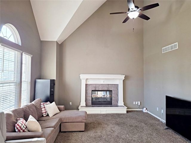 15880 S Bradley Drive, Olathe, KS 66062