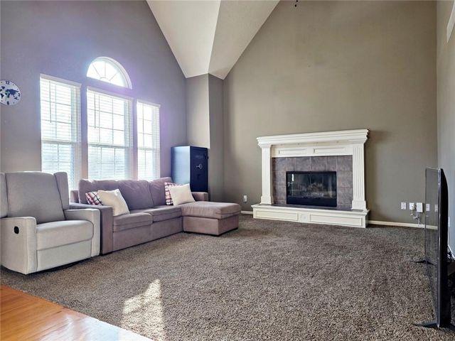 15880 S Bradley Drive, Olathe, KS 66062