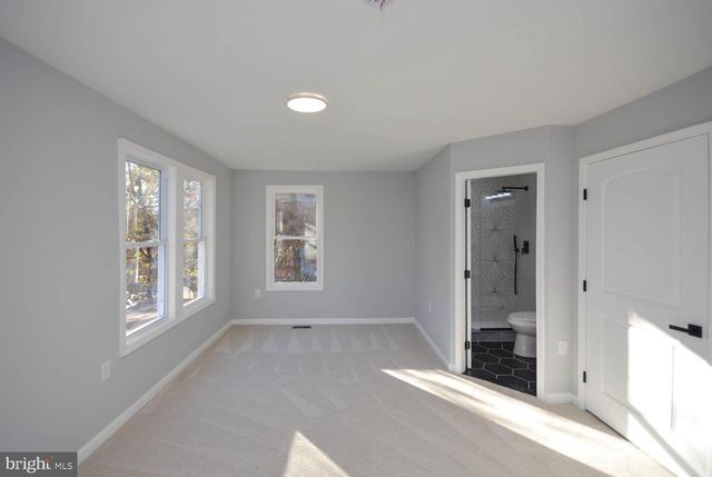 6200 CLAY ST NE, Washington, DC 20019