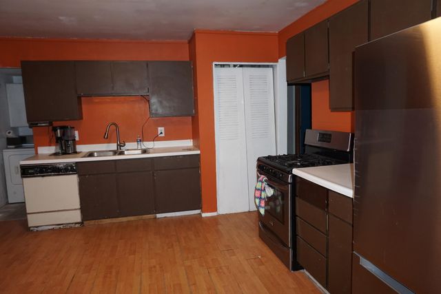 504 Robyn Road, Valparaiso, IN 46385