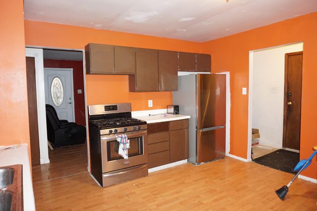 504 Robyn Road, Valparaiso, IN 46385