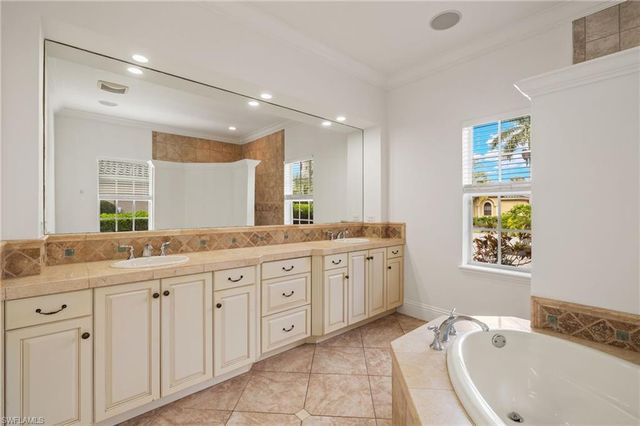 13010 River Bluff CT, Fort Myers, FL 33905