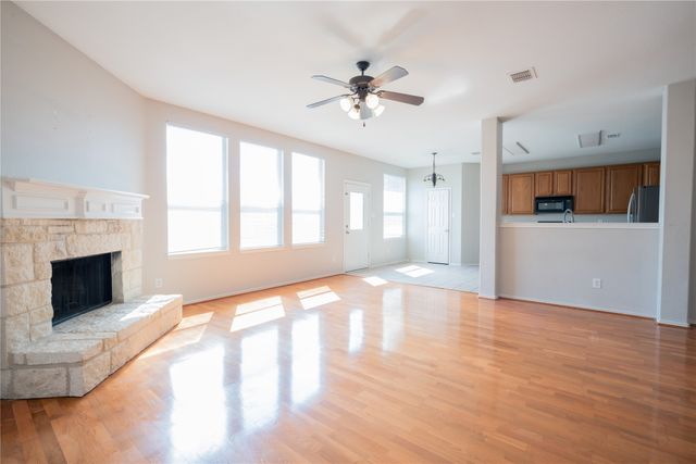 524 Zachum Drive, Arlington, TX 76002