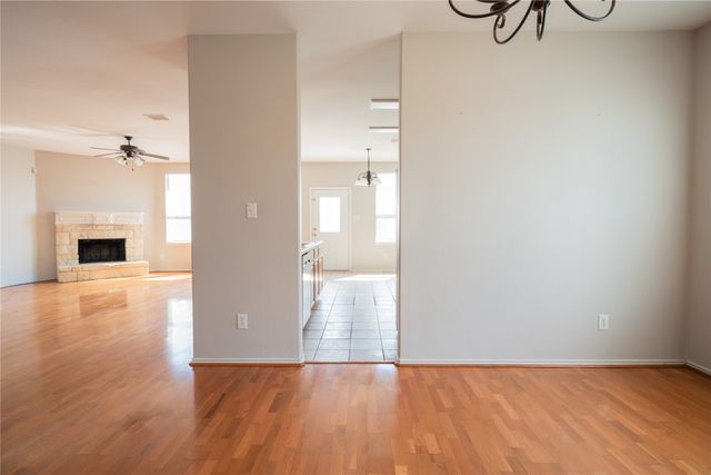 524 Zachum Drive, Arlington, TX 76002