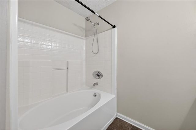 5135 Hillcrest Glenn Drive, Sugar Hill, GA 30518