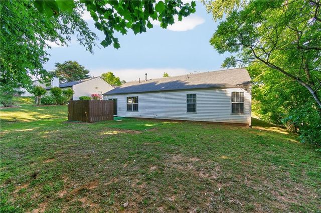 5135 Hillcrest Glenn Drive, Sugar Hill, GA 30518
