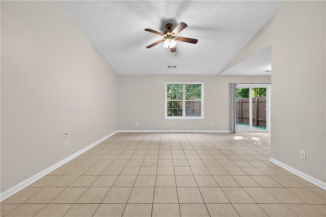 5135 Hillcrest Glenn Drive, Sugar Hill, GA 30518