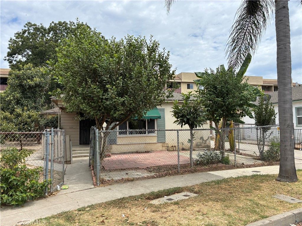 1529 N Van Ness, Santa Ana, CA 92706