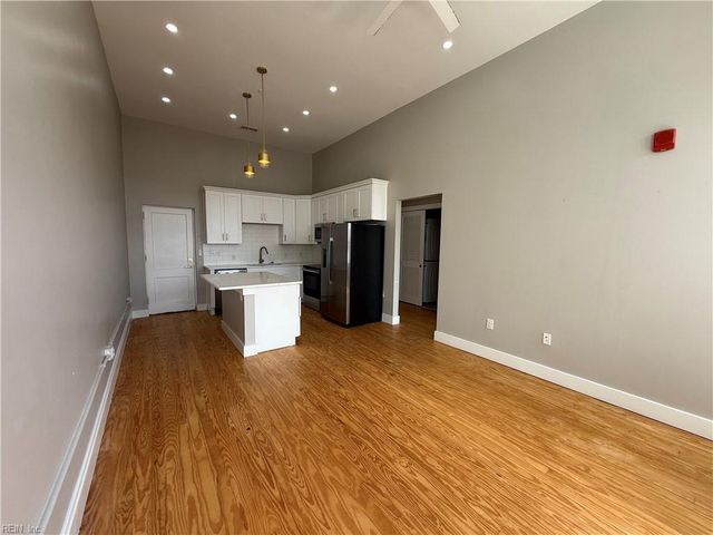 332 34th St Apt 211, Newport News, VA 23607