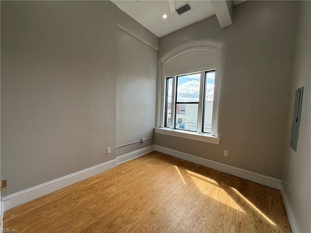 332 34th St Apt 211, Newport News, VA 23607