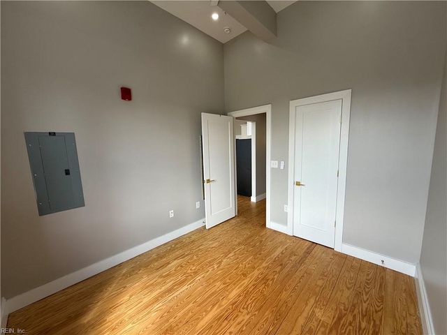 332 34th St Apt 211, Newport News, VA 23607