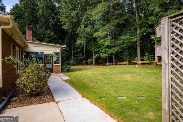 341 Chesterfield Road, Bogart, GA 30622