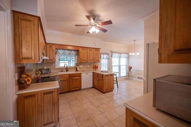 341 Chesterfield Road, Bogart, GA 30622