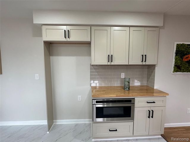 2509 Edwin Drive, Warren, MI 48092