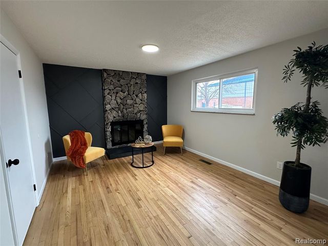 2509 Edwin Drive, Warren, MI 48092