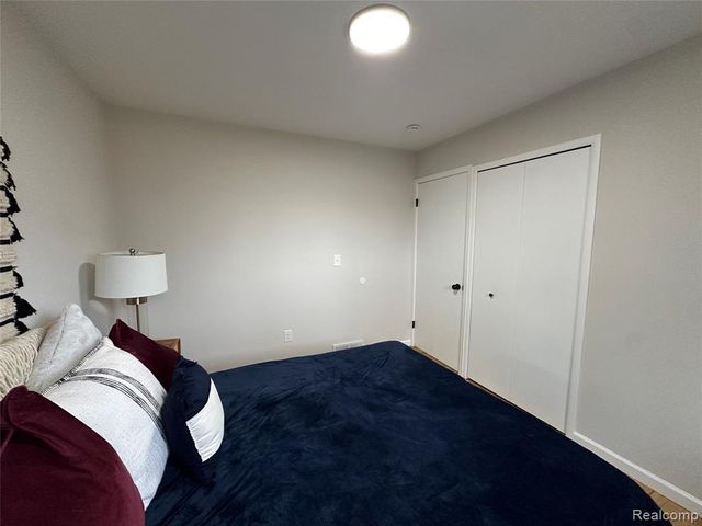 2509 Edwin Drive, Warren, MI 48092