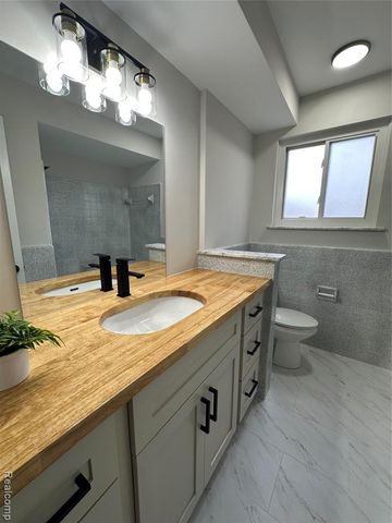 2509 Edwin Drive, Warren, MI 48092