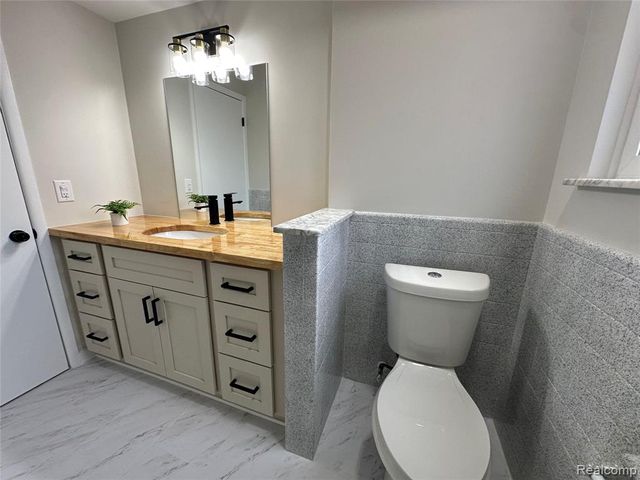 2509 Edwin Drive, Warren, MI 48092