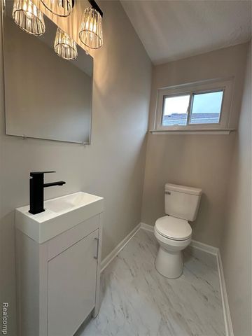 2509 Edwin Drive, Warren, MI 48092