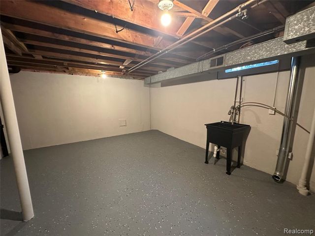 2509 Edwin Drive, Warren, MI 48092