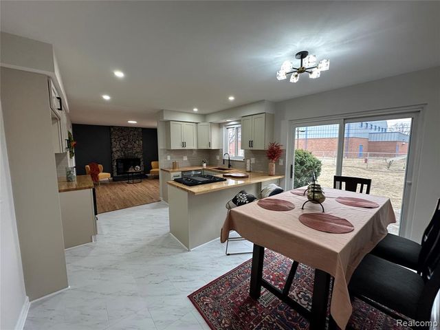 2509 Edwin Drive, Warren, MI 48092