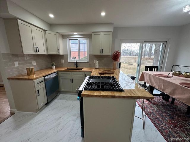 2509 Edwin Drive, Warren, MI 48092