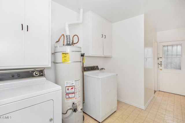 6425 Columbus Avenue, Van Nuys, CA 91411