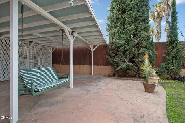 6425 Columbus Avenue, Van Nuys, CA 91411