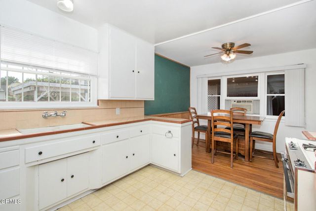 6425 Columbus Avenue, Van Nuys, CA 91411