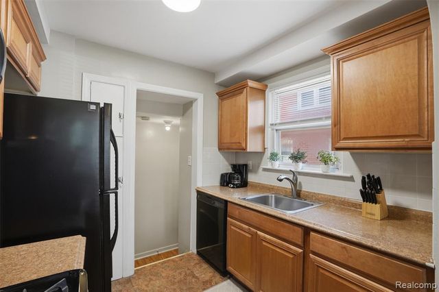 2204 N Franklin Street, Dearborn, MI 48128