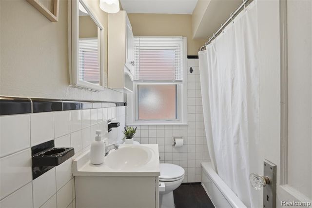 2204 N Franklin Street, Dearborn, MI 48128