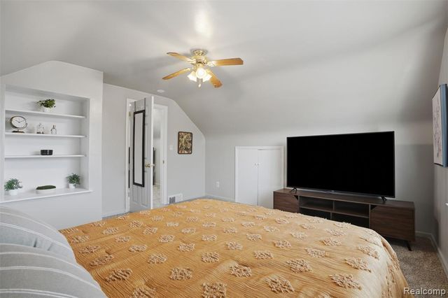 2204 N Franklin Street, Dearborn, MI 48128