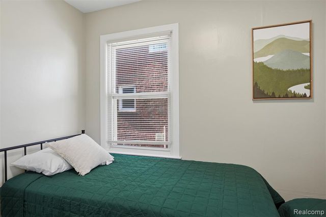 2204 N Franklin Street, Dearborn, MI 48128