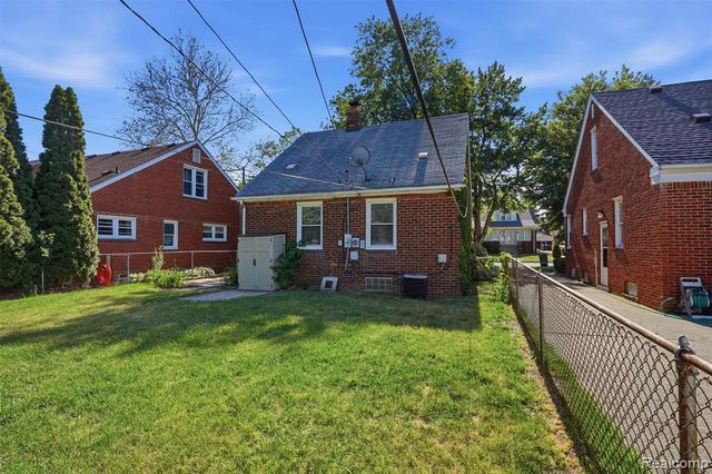2204 N Franklin Street, Dearborn, MI 48128