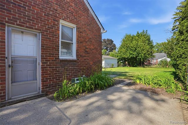 2204 N Franklin Street, Dearborn, MI 48128