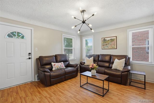 2204 N Franklin Street, Dearborn, MI 48128