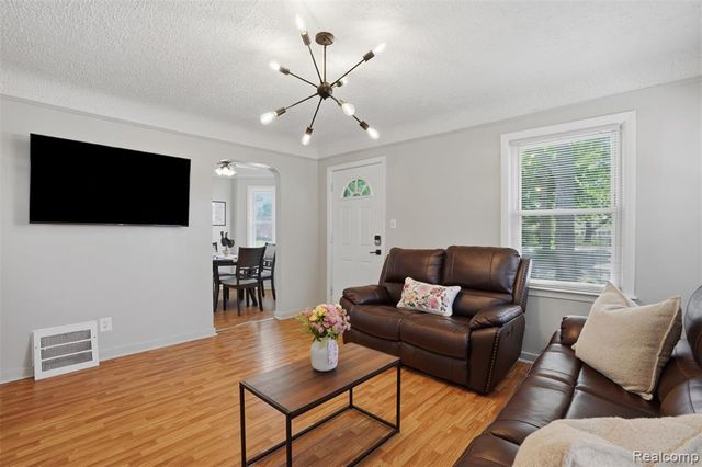 2204 N Franklin Street, Dearborn, MI 48128