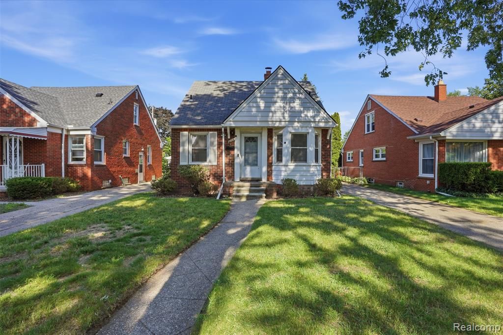 2204 N Franklin Street, Dearborn, MI 48128