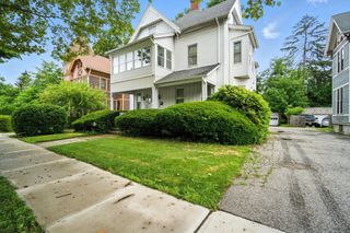 117 Buckingham St, Springfield, MA 01109