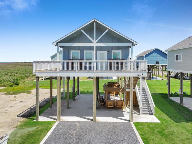 1094 Shady Lane, Gilchrist, TX 77617
