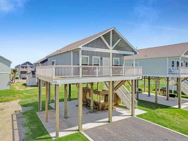 1094 Shady Lane, Gilchrist, TX 77617