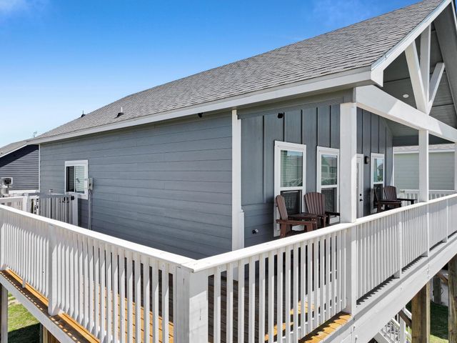 1094 Shady Lane, Gilchrist, TX 77617
