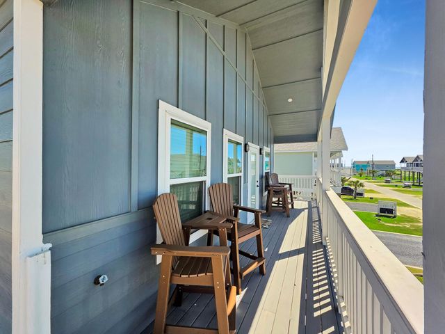 1094 Shady Lane, Gilchrist, TX 77617