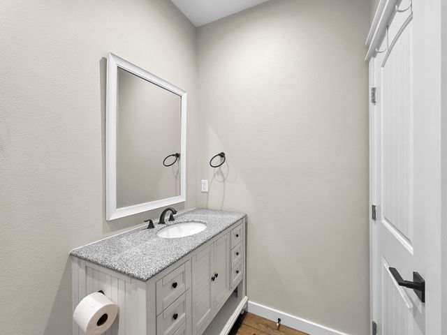 1094 Shady Lane, Gilchrist, TX 77617